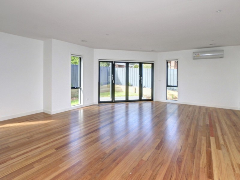 2/29 Nunns Road, Mornington VIC 3931