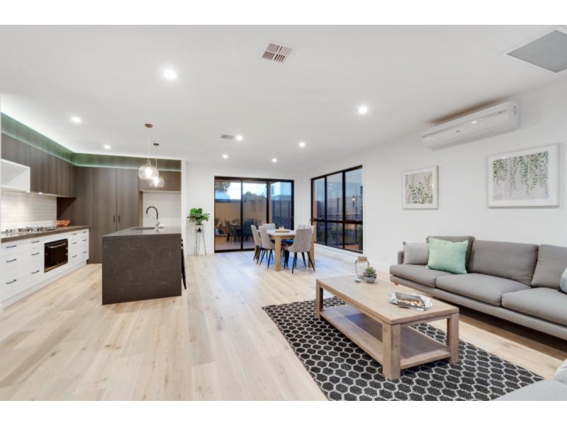 1 Pine Avenue, Mornington VIC 3931