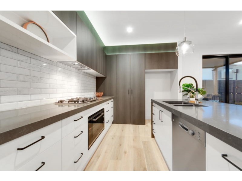 1 Pine Avenue, Mornington VIC 3931