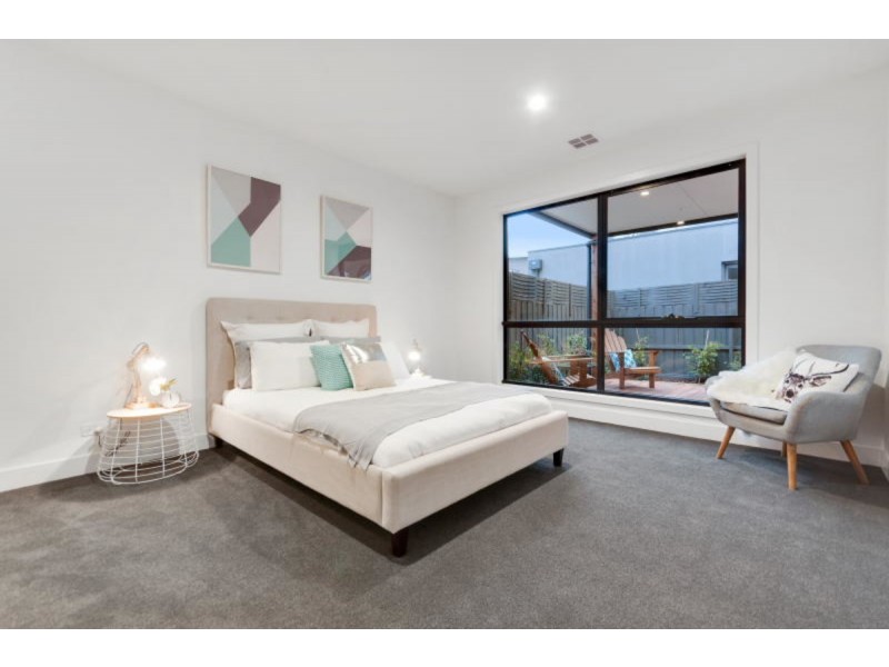 1 Pine Avenue, Mornington VIC 3931