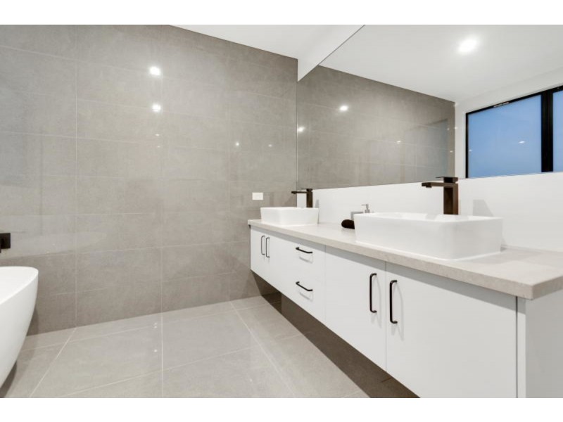 1 Pine Avenue, Mornington VIC 3931