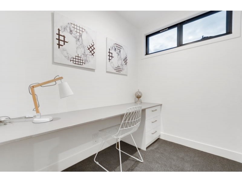 1 Pine Avenue, Mornington VIC 3931