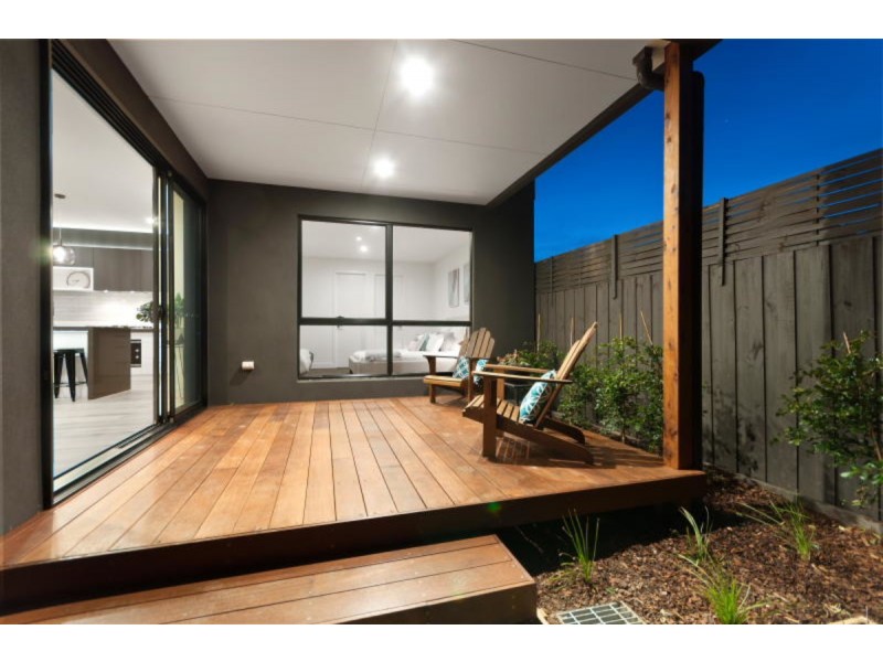 1 Pine Avenue, Mornington VIC 3931
