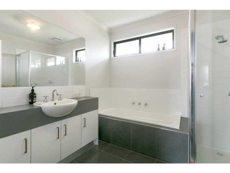 10/60 Green Island Avenue, Mount Martha VIC 3934