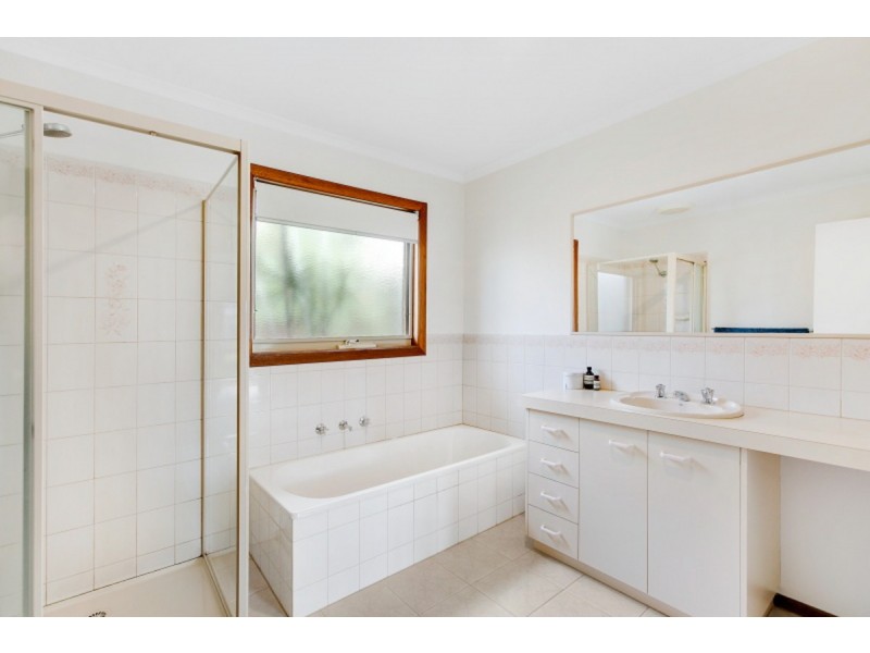 2/22 Van Ness Avenue, Mornington VIC 3931