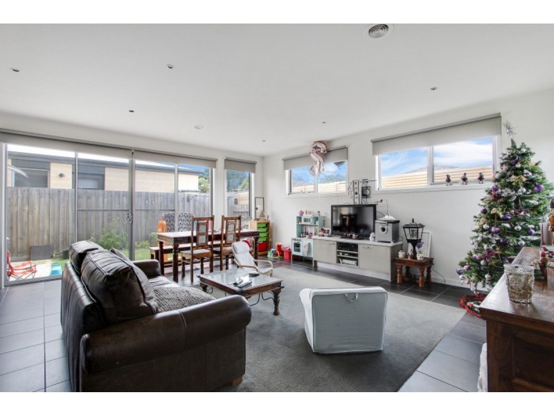 1/13 Brent Street, Mornington VIC 3931