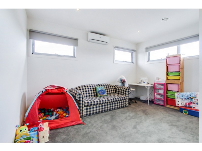 1/13 Brent Street, Mornington VIC 3931