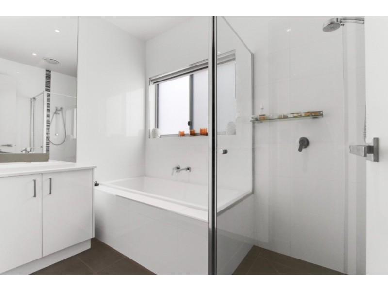 12/40-46 Green Island Avenue, Mount Martha VIC 3934