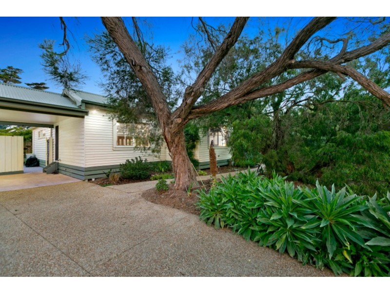 2 Nelson Street, Mornington VIC 3931