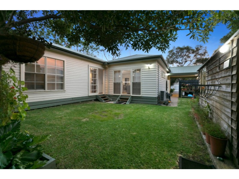 2 Nelson Street, Mornington VIC 3931