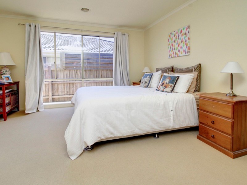 16 Weerona Way, Mornington VIC 3931