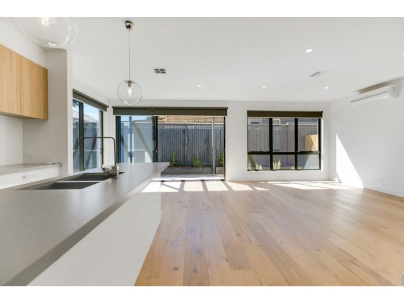 4/15 Green Island Avenue, Mount Martha VIC 3934