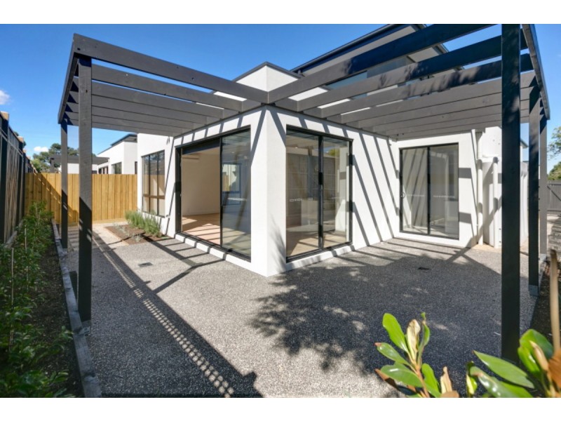 4/15 Green Island Avenue, Mount Martha VIC 3934