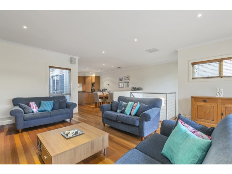 27 Nunns Road, Mornington VIC 3931