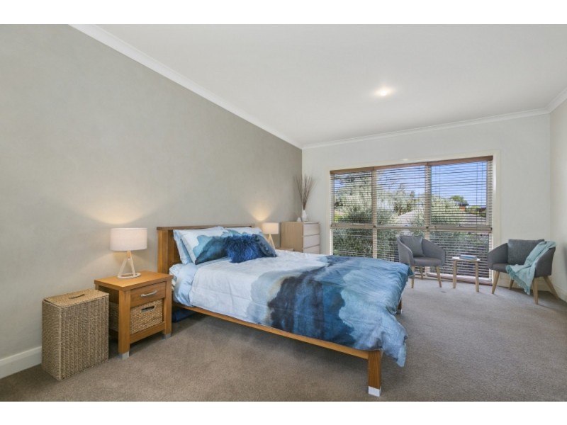 27 Nunns Road, Mornington VIC 3931