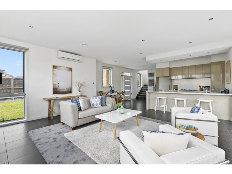 13 Brent Street, Mornington VIC 3931