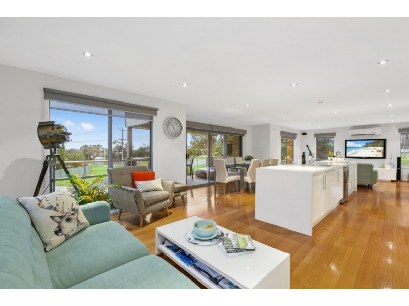 8 Nepean Place, Mornington VIC 3931