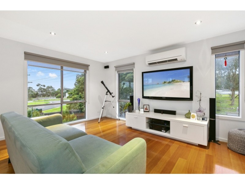 8 Nepean Place, Mornington VIC 3931