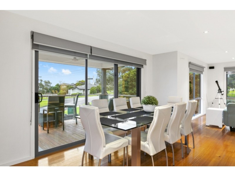 8 Nepean Place, Mornington VIC 3931