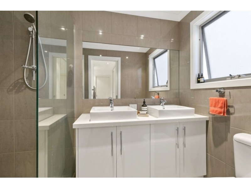 8 Nepean Place, Mornington VIC 3931