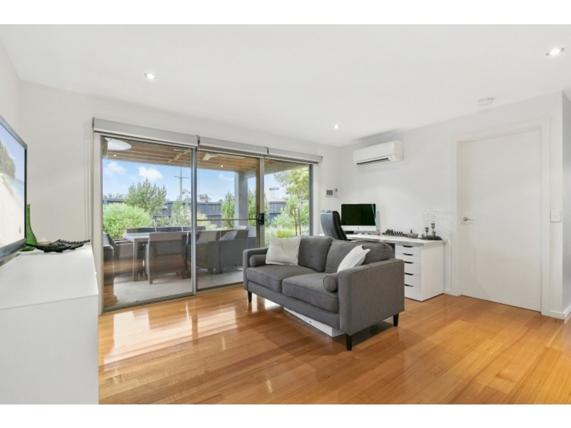 8 Nepean Place, Mornington VIC 3931