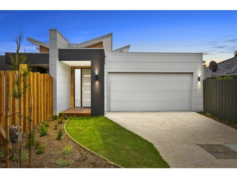 3b Swansea Grove, Mornington VIC 3931