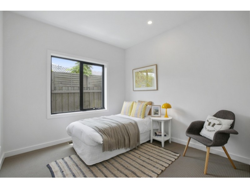 3b Swansea Grove, Mornington VIC 3931