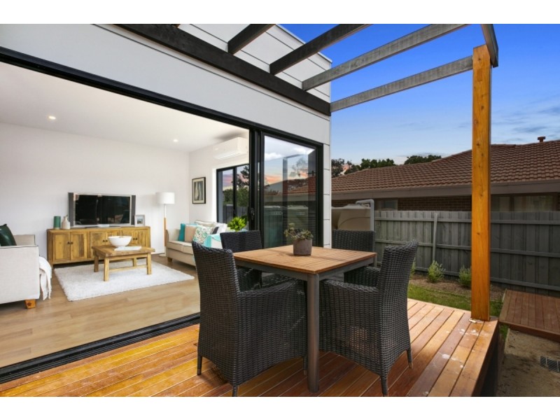 3b Swansea Grove, Mornington VIC 3931