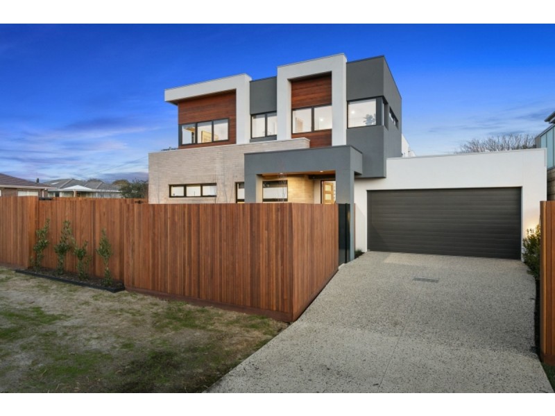 7 Marine Avenue, Mornington VIC 3931