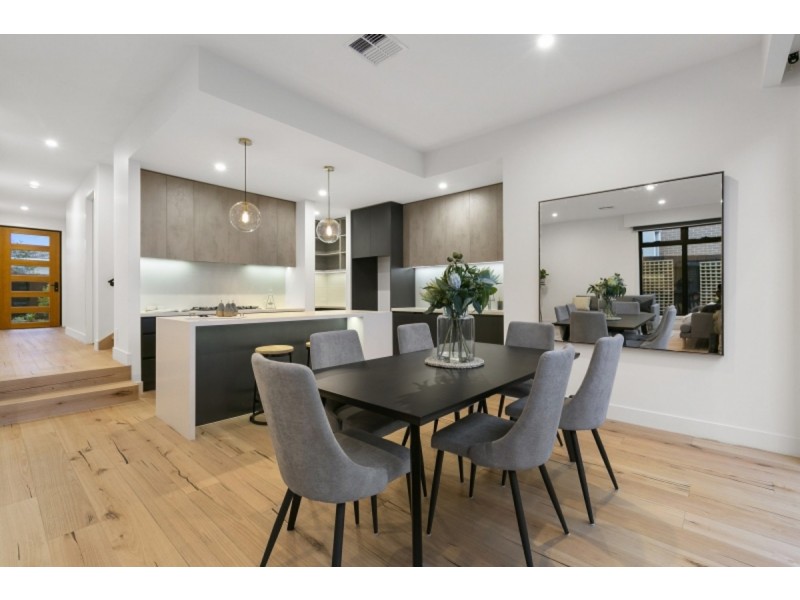 2c Turnbull Street, Mornington VIC 3931