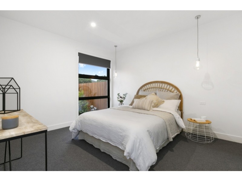 2c Turnbull Street, Mornington VIC 3931