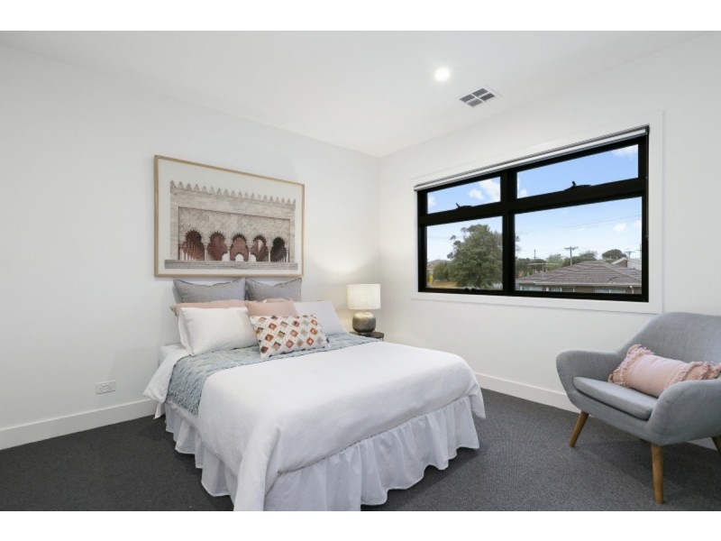 2c Turnbull Street, Mornington VIC 3931