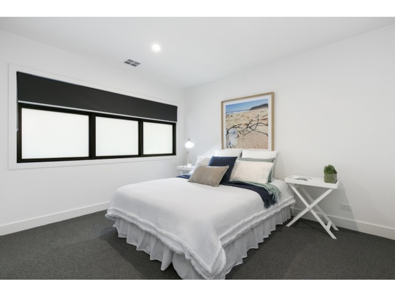 2c Turnbull Street, Mornington VIC 3931