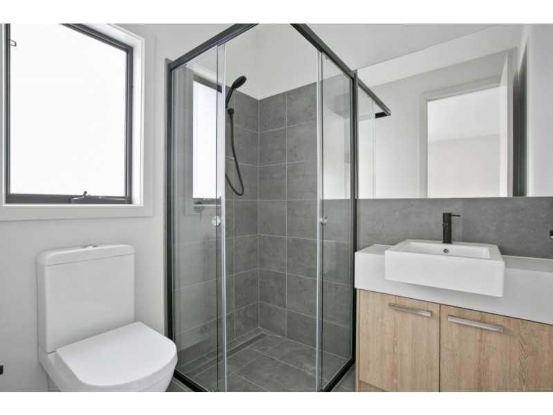 8/23-25 Green Island Avenue, Mount Martha VIC 3934