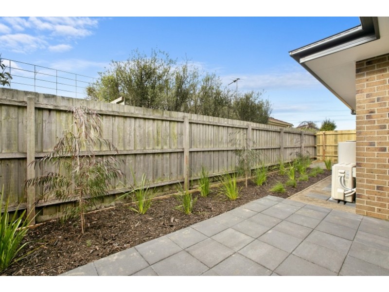 8/23-25 Green Island Avenue, Mount Martha VIC 3934