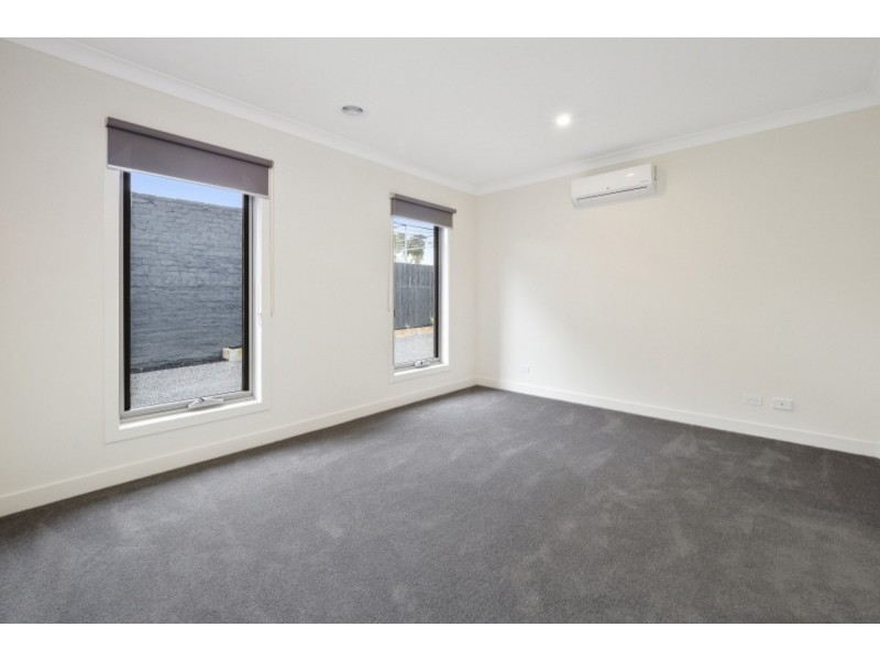 2/47 Alameda Avenue, Mornington VIC 3931