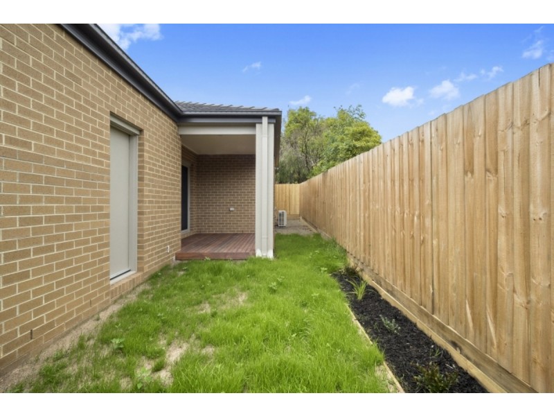 2/47 Alameda Avenue, Mornington VIC 3931