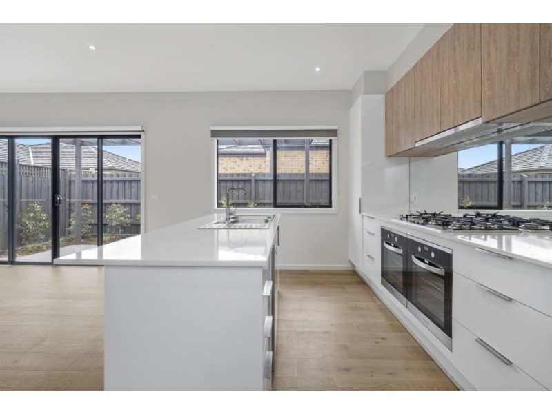 3 Bayliss Rise, Mount Martha VIC 3934