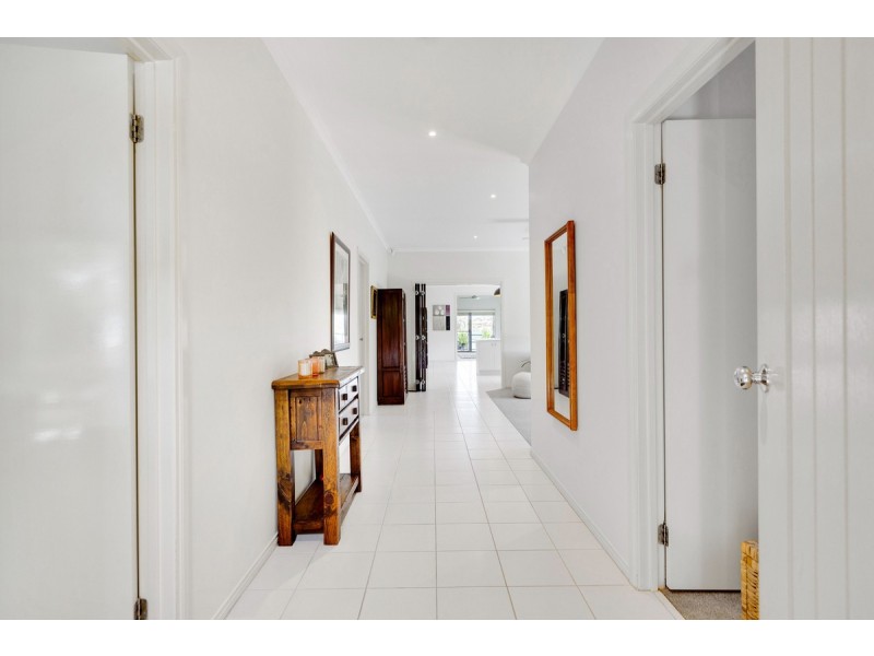 21 Samantha Drive, Mornington VIC 3931