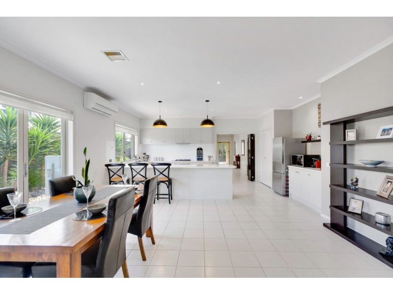 21 Samantha Drive, Mornington VIC 3931