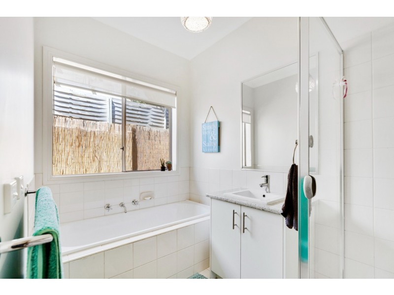 21 Samantha Drive, Mornington VIC 3931