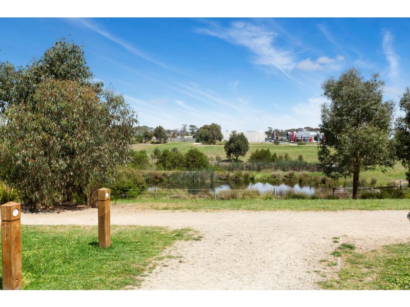 21 Samantha Drive, Mornington VIC 3931
