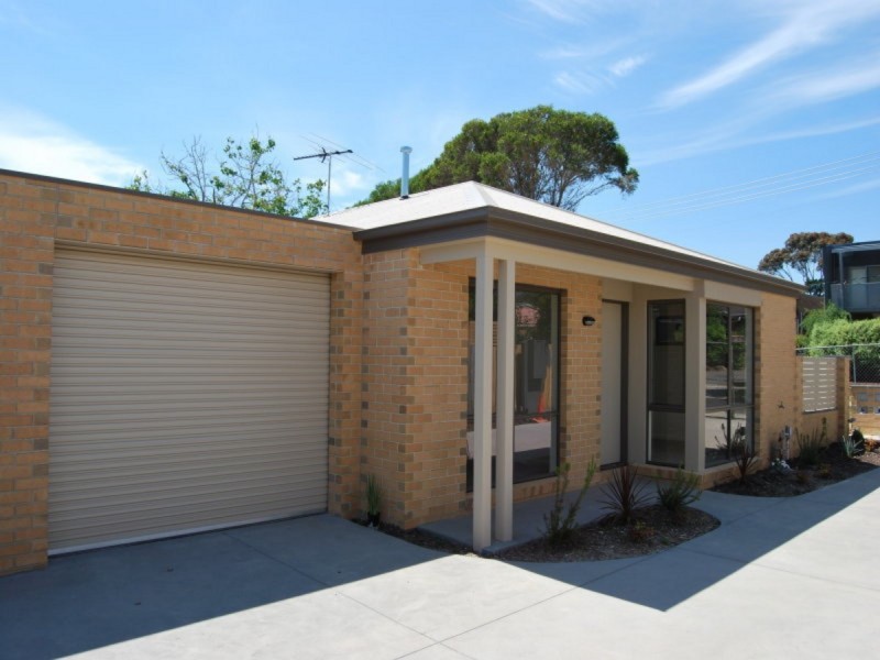 1/9 Wood Street, Mornington VIC 3931