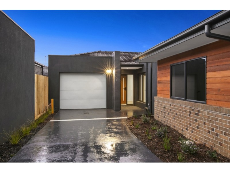 7 Bayliss Rise, Mount Martha VIC 3934