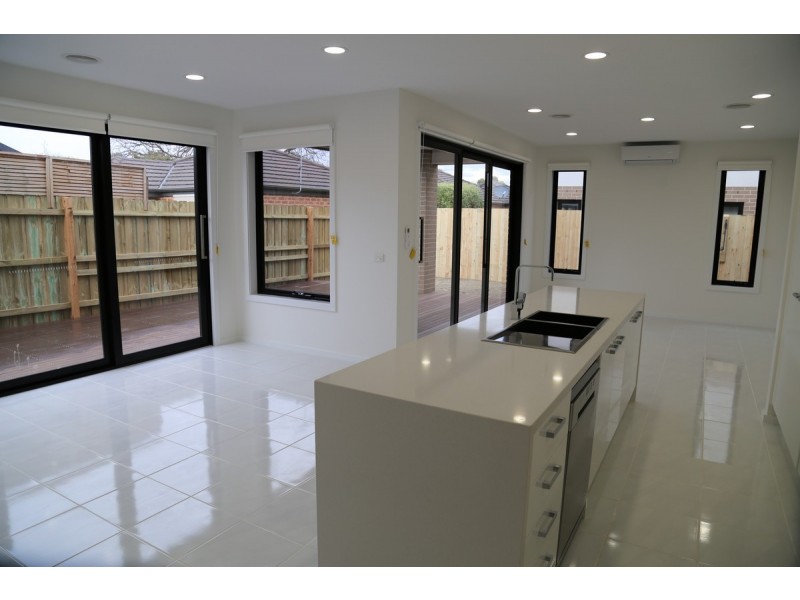 4a Tarook Way, Mornington VIC 3931