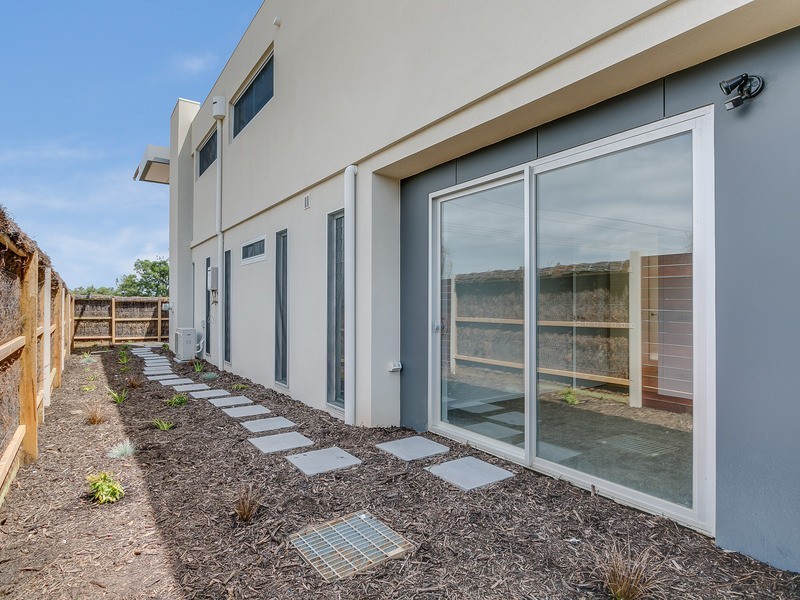 2/610 Esplanade, Mount Martha VIC 3934