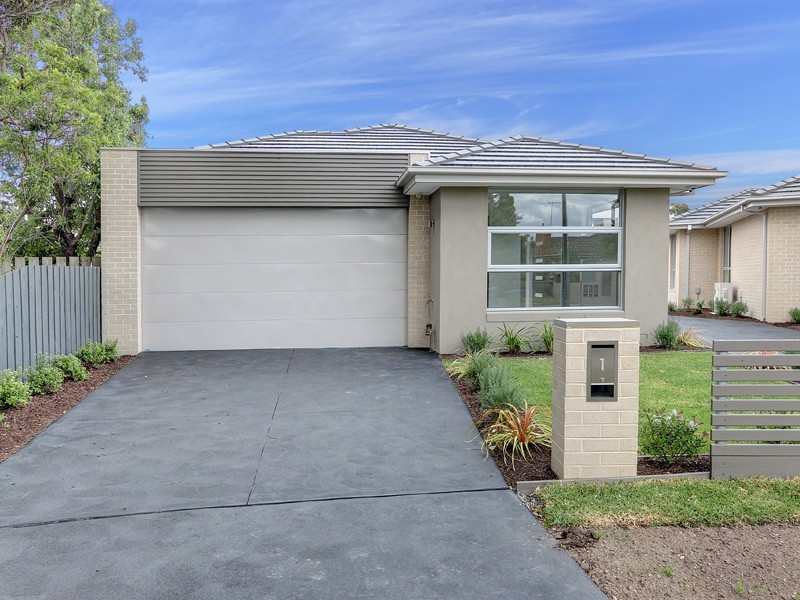 26A MacDonald Grove, Mornington VIC 3931