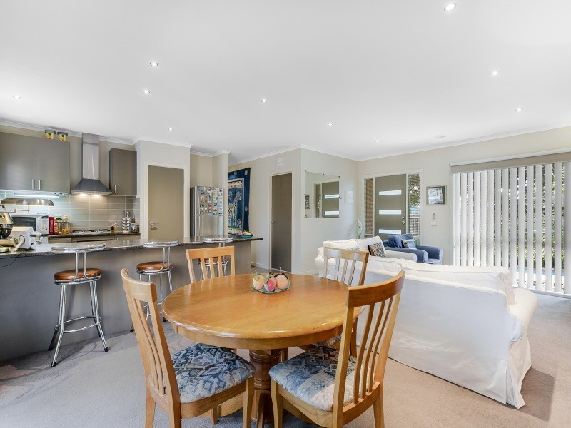 2/50 Oakland Street, Mornington VIC 3931