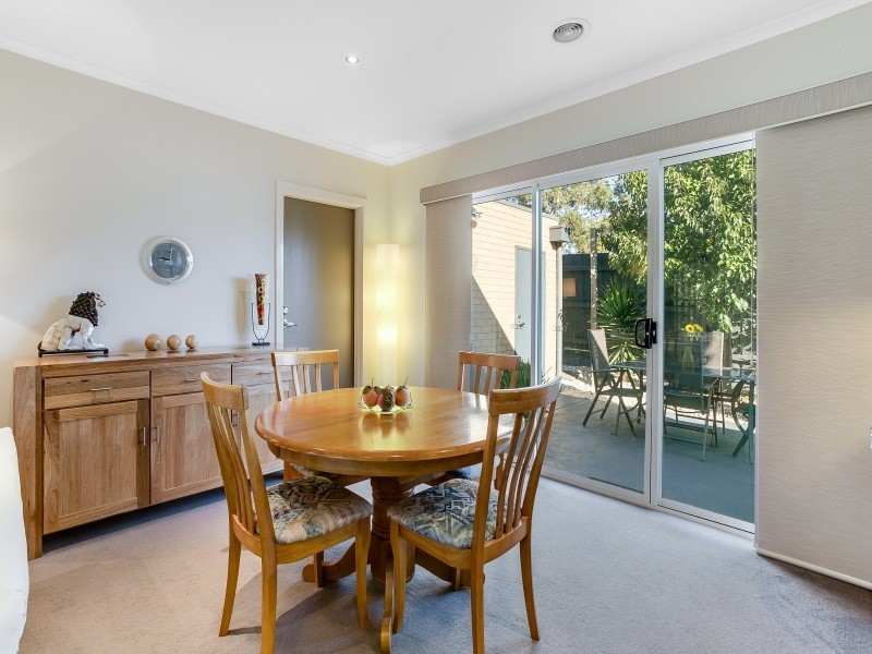 2/50 Oakland Street, Mornington VIC 3931
