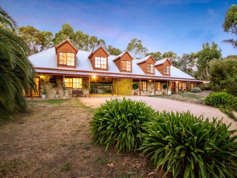 6 Pineview Lane, Hastings VIC 3915